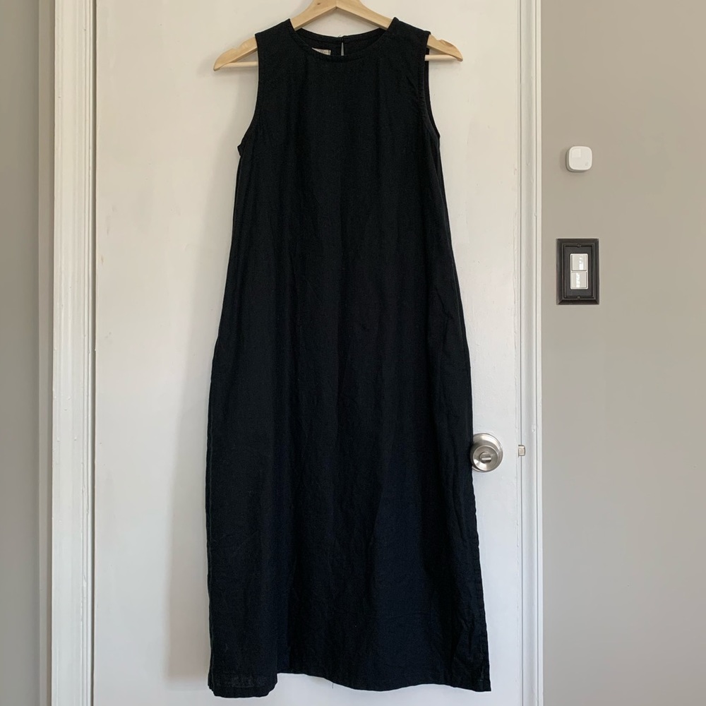 Linen maxi dress with embroidery